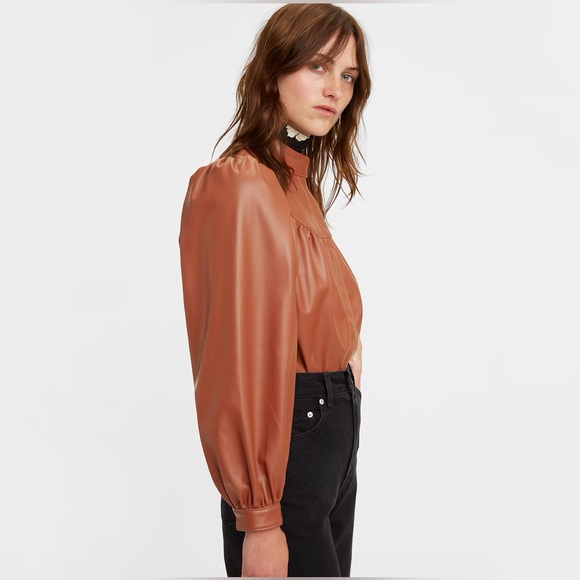 Levi’s button up top (XS) - Picture 6 of 15